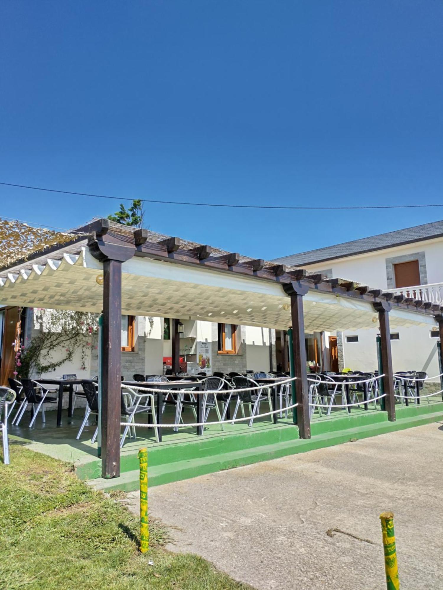 Hostal Restaurante Parajes Castropol Exterior foto